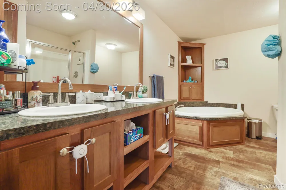 6267 Imperial Dr. Tyrone Township, MI 48430