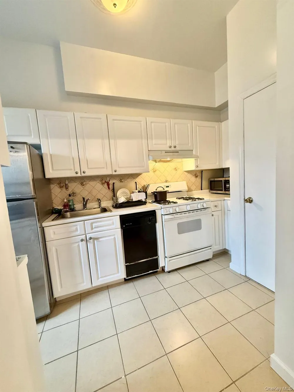 87-30 62 AVENUE #101. Rego Park, NY 11374