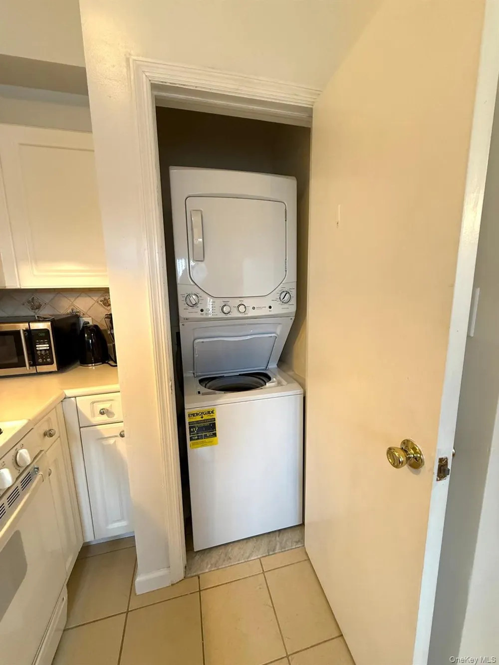 87-30 62 AVENUE #101. Rego Park, NY 11374