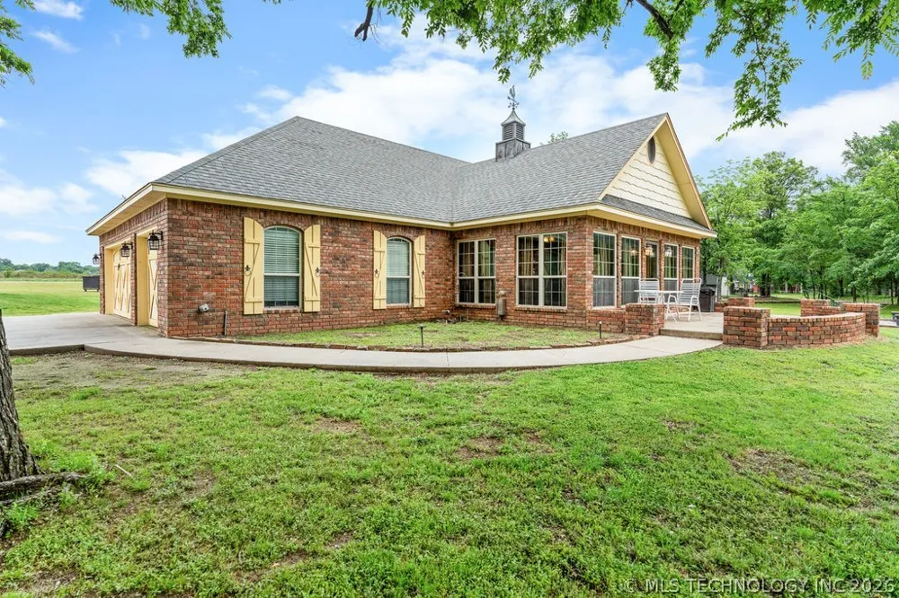 1712 Beach Landing Drive Kingston, OK 73439