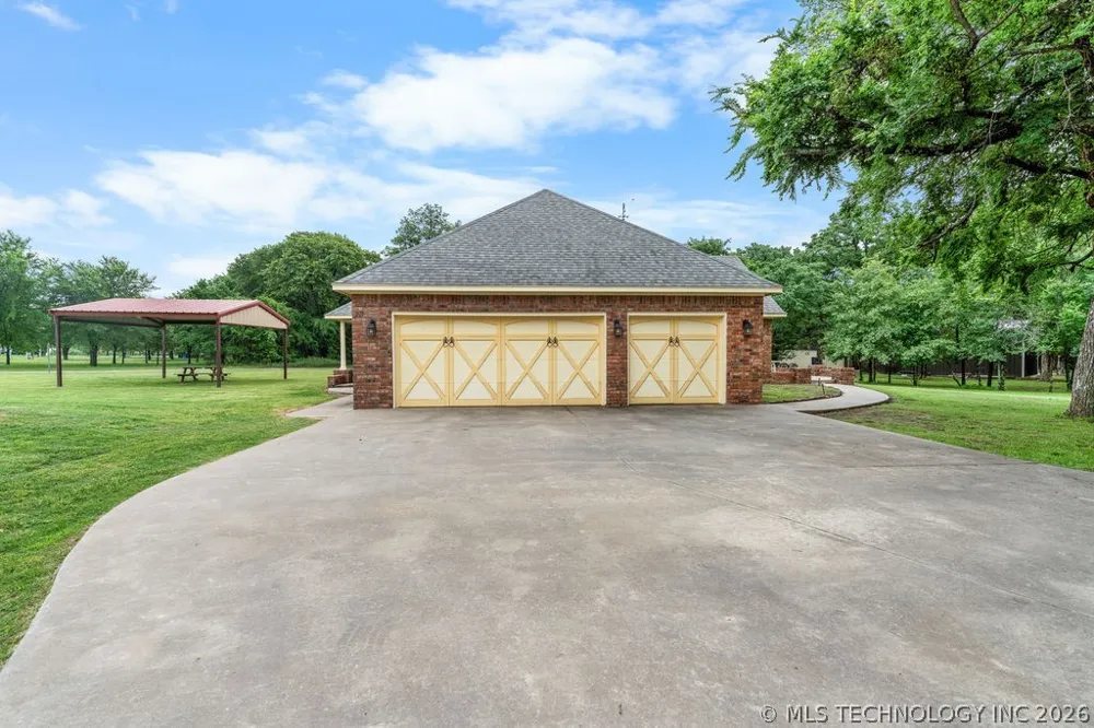 1712 Beach Landing Drive Kingston, OK 73439
