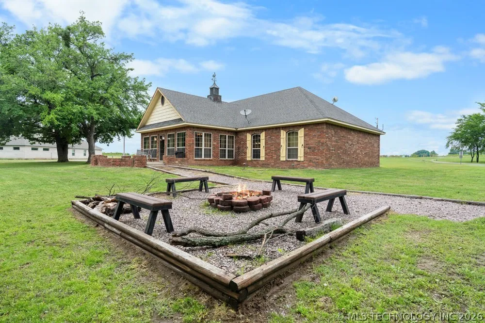 1712 Beach Landing Drive Kingston, OK 73439