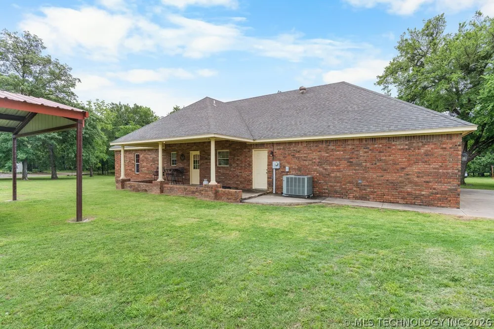 1712 Beach Landing Drive Kingston, OK 73439