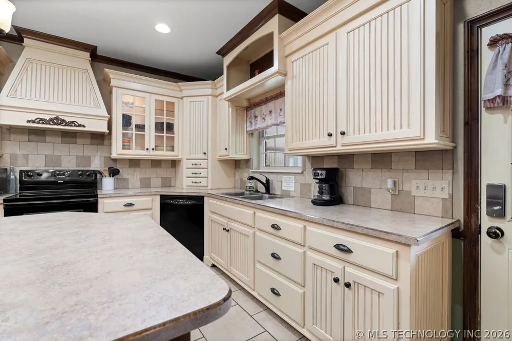 1712 Beach Landing Drive Kingston, OK 73439