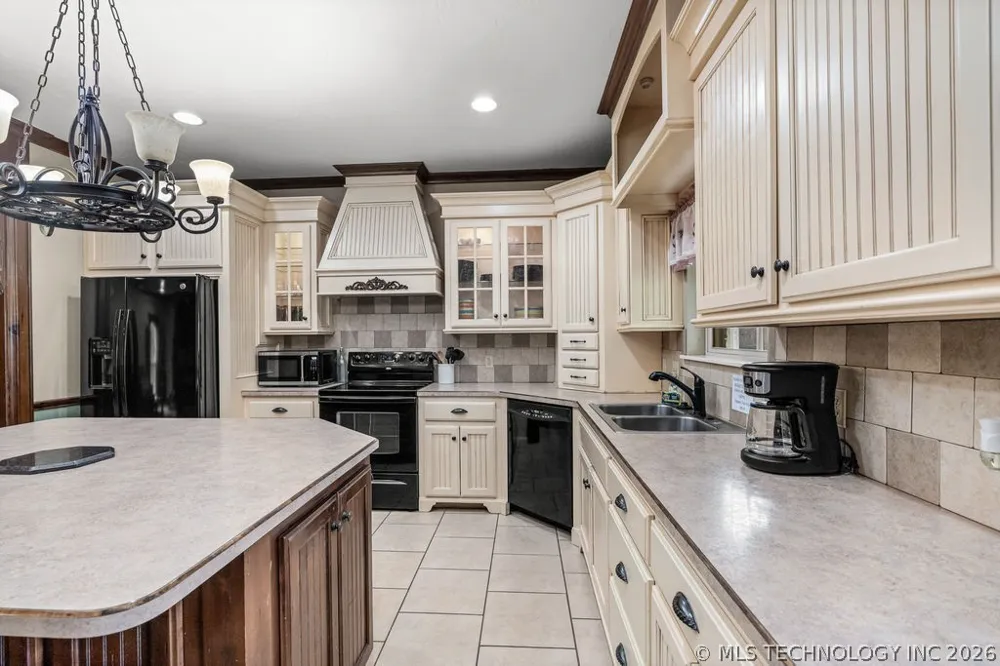 1712 Beach Landing Drive Kingston, OK 73439