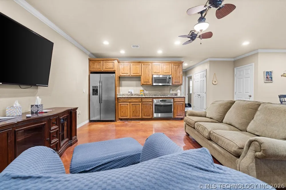 1712 Beach Landing Drive Kingston, OK 73439