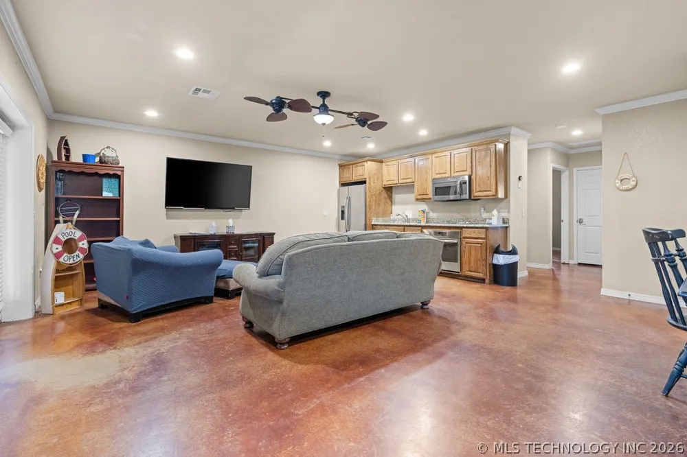 1712 Beach Landing Drive Kingston, OK 73439