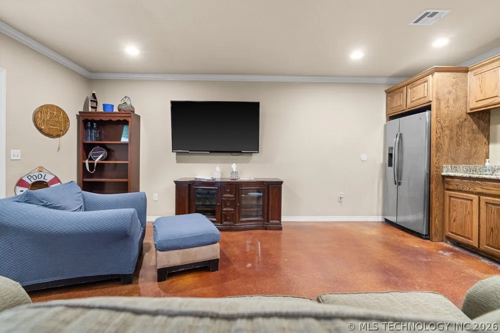 1712 Beach Landing Drive Kingston, OK 73439