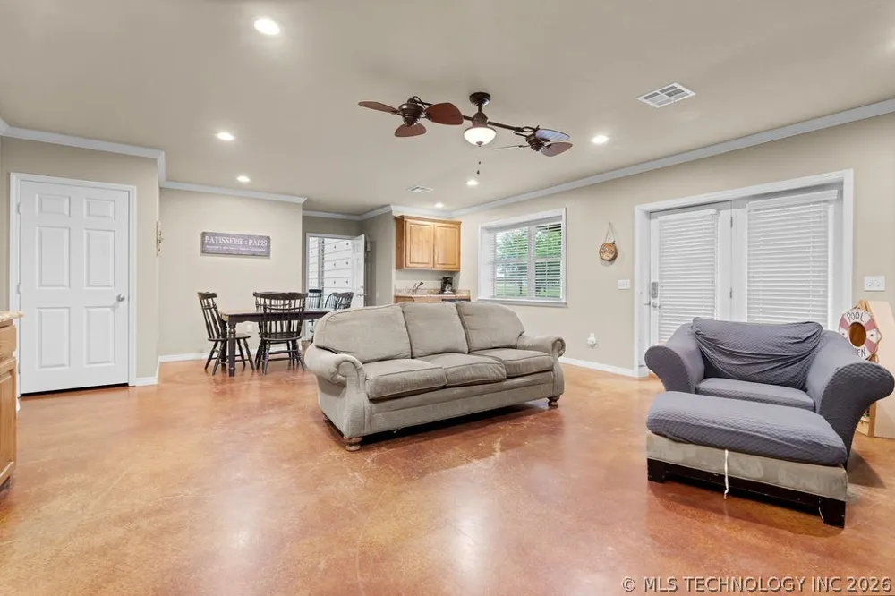 1712 Beach Landing Drive Kingston, OK 73439