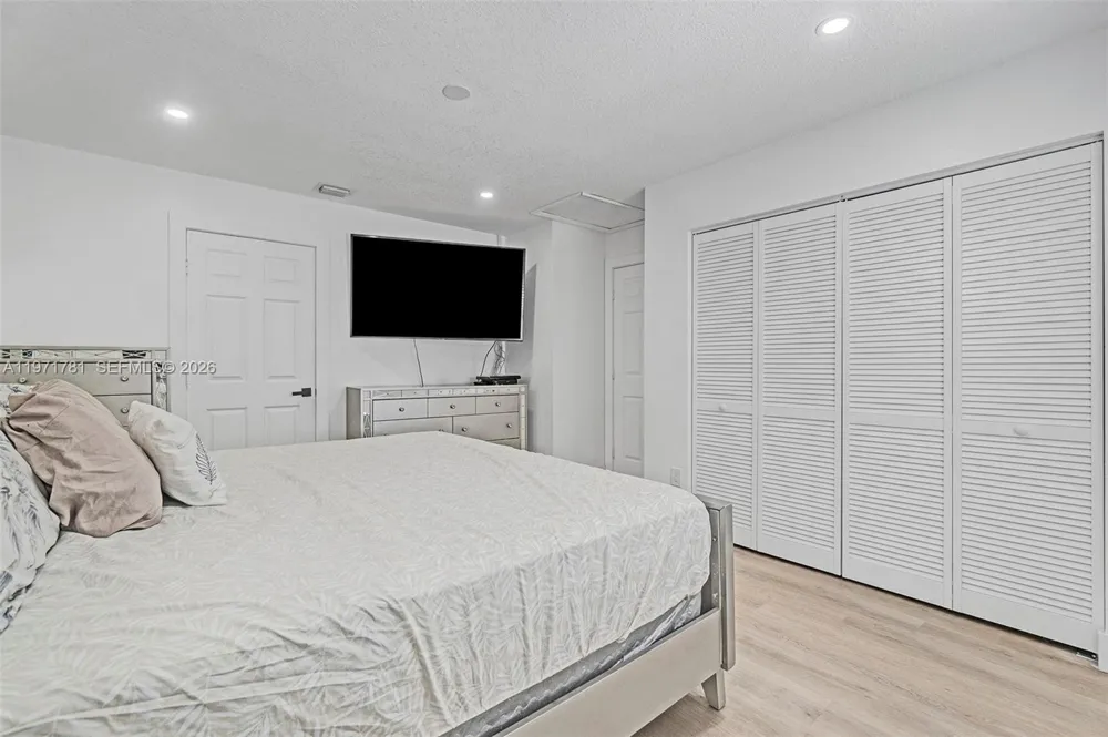 4029 SW 22nd St West Park, FL 33023