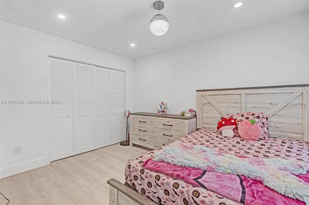 4029 SW 22nd St West Park, FL 33023