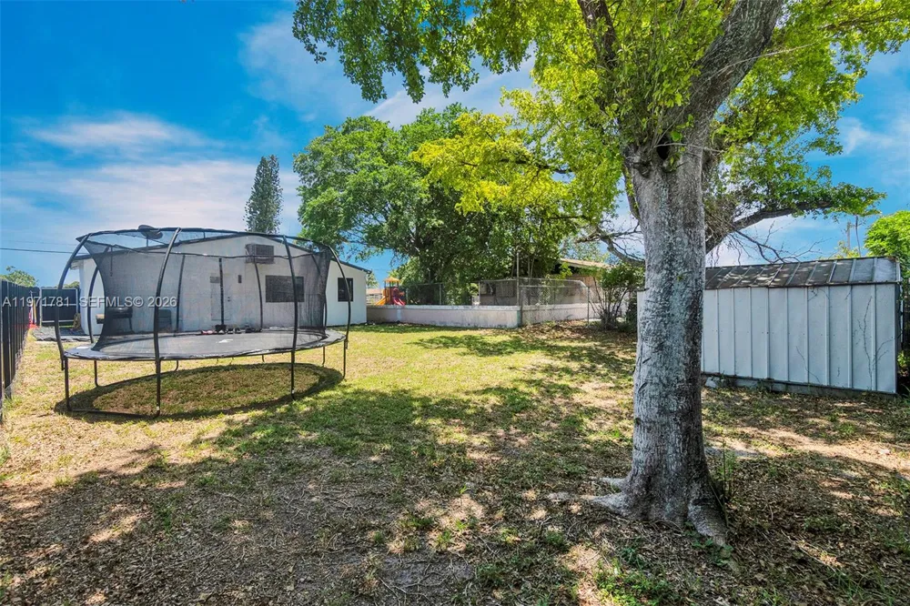 4029 SW 22nd St West Park, FL 33023