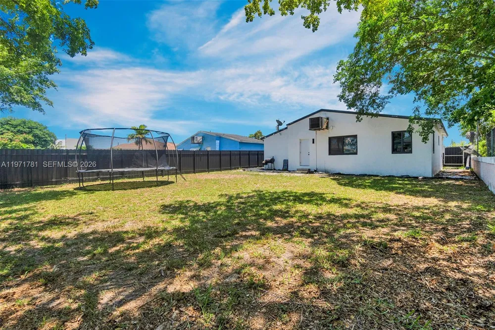 4029 SW 22nd St West Park, FL 33023