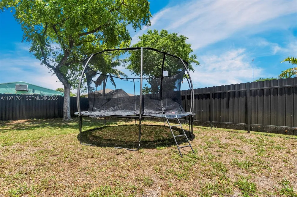 4029 SW 22nd St West Park, FL 33023