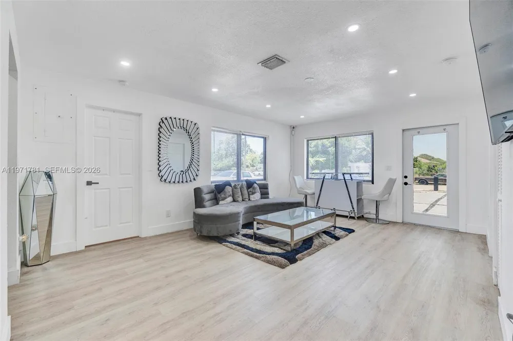 4029 SW 22nd St West Park, FL 33023
