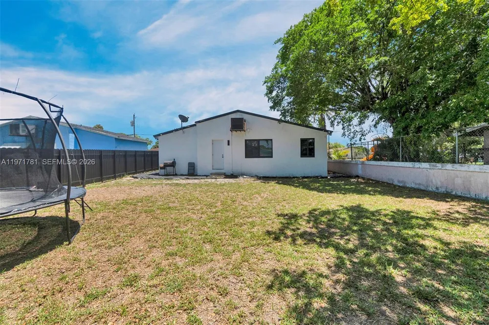 4029 SW 22nd St West Park, FL 33023