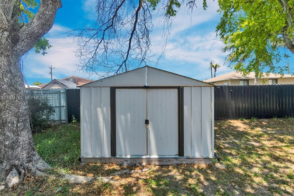 4029 SW 22nd St West Park, FL 33023