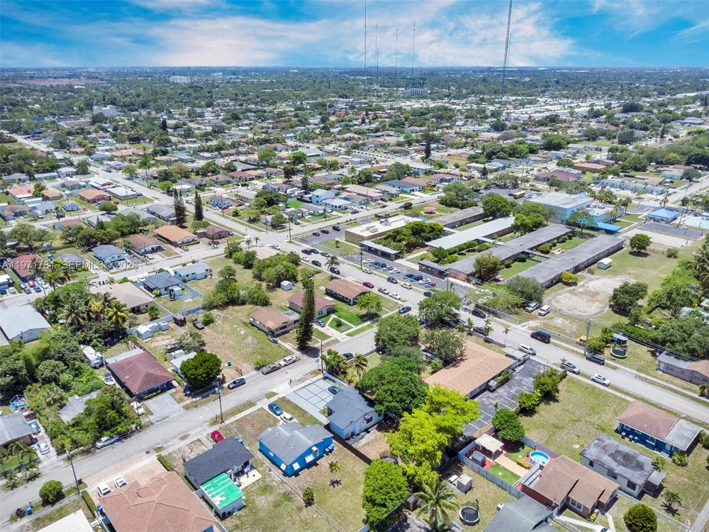 4029 SW 22nd St West Park, FL 33023