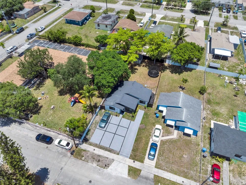 4029 SW 22nd St West Park, FL 33023