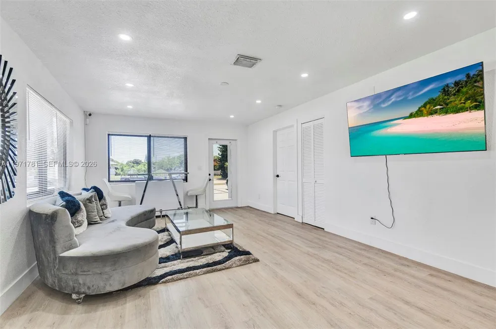 4029 SW 22nd St West Park, FL 33023