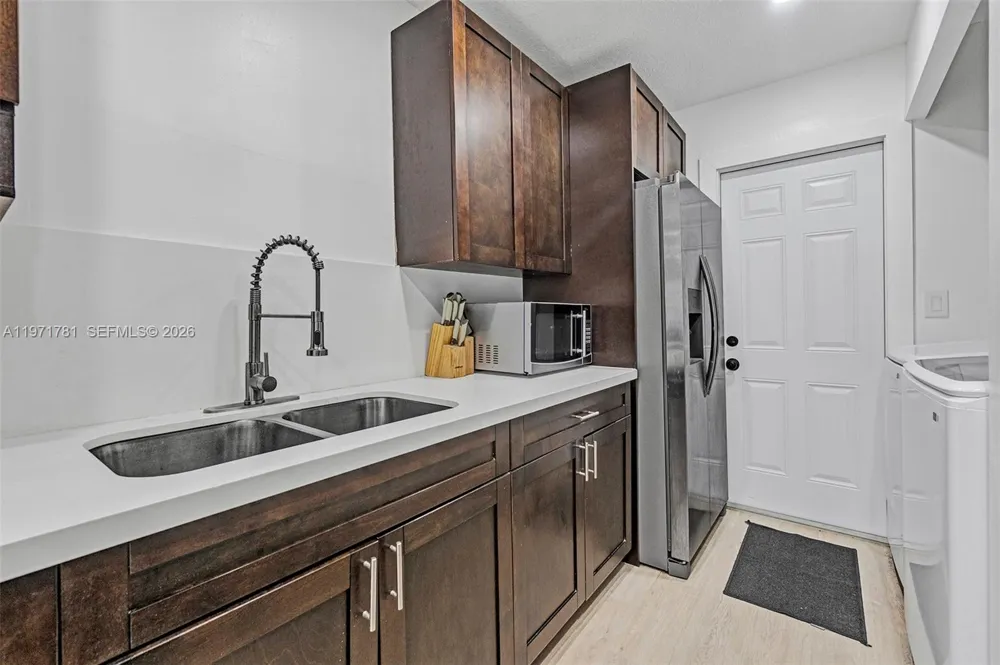 4029 SW 22nd St West Park, FL 33023