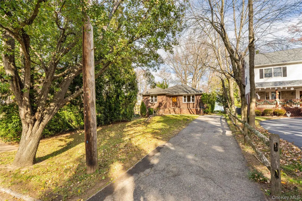 81 Midland Staten Island, NY 10308