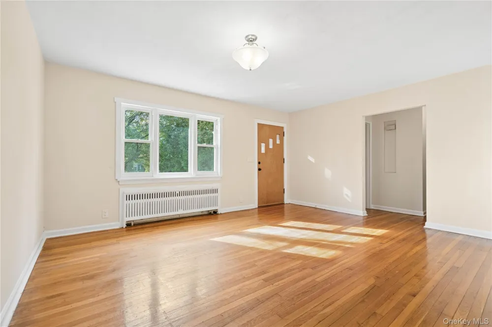 81 Midland Staten Island, NY 10308