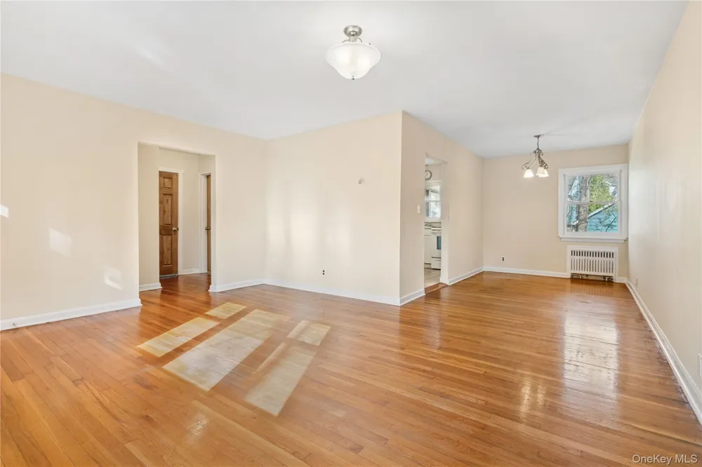 81 Midland Staten Island, NY 10308