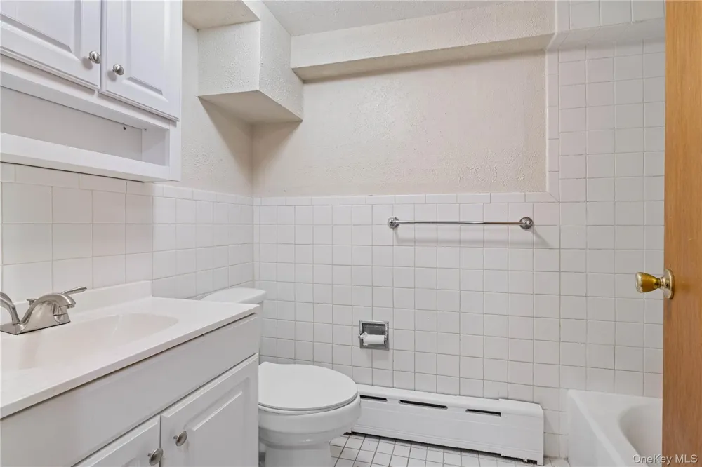 81 Midland Staten Island, NY 10308