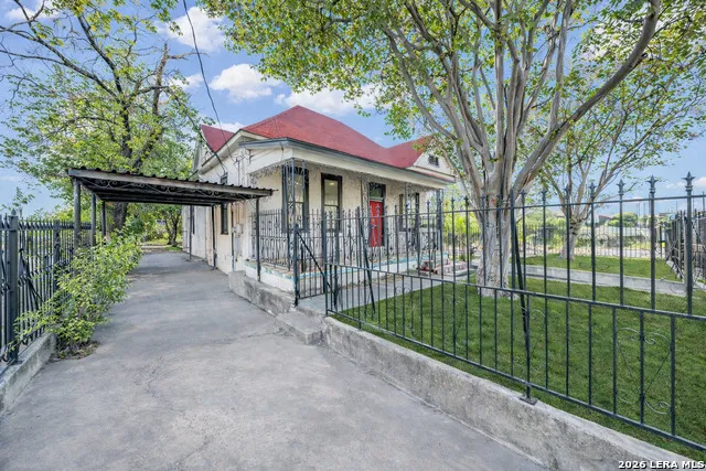 1610 W Commerce San Antonio, TX 78207