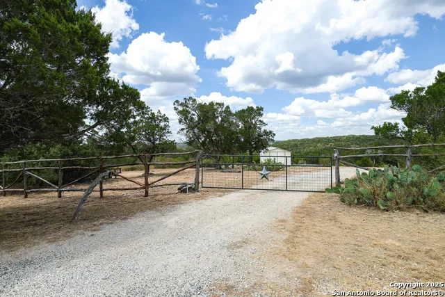 776 County Road 270 Mico, TX 78056