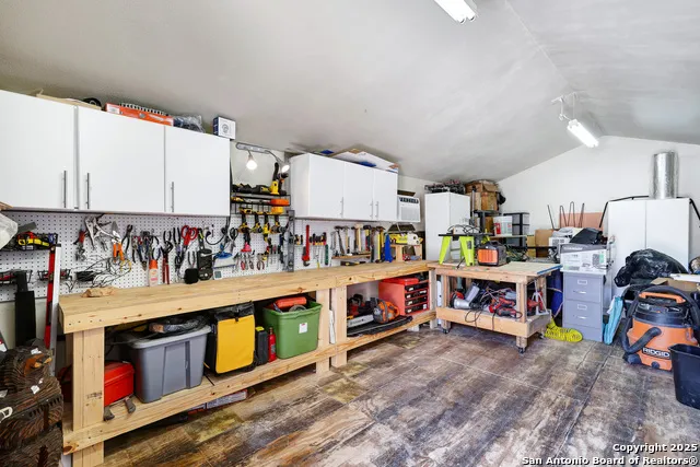 776 County Road 270 Mico, TX 78056