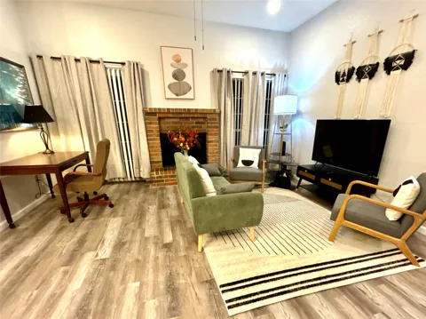 1701 Lynx Circle