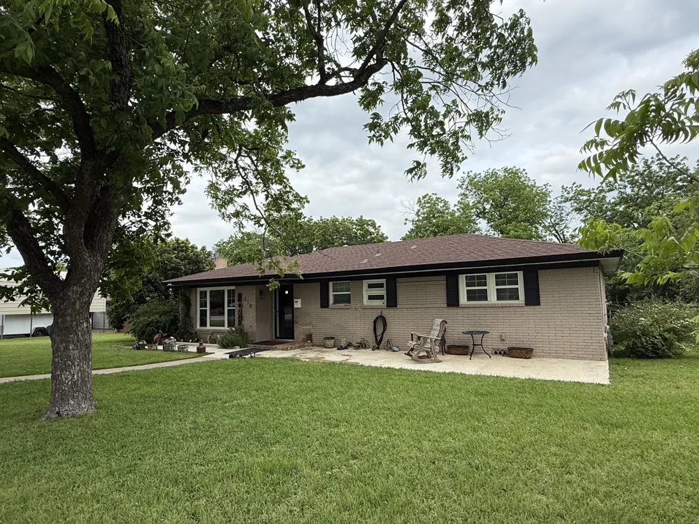 510 S Avenue O Clifton, TX 76634