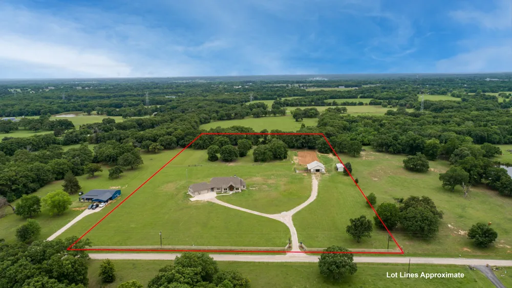 3317 Vz County Road 1804 Grand Saline, TX 75140