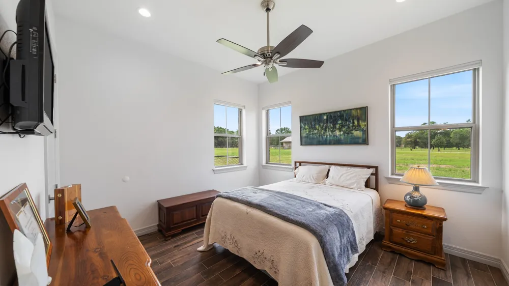 3317 Vz County Road 1804 Grand Saline, TX 75140
