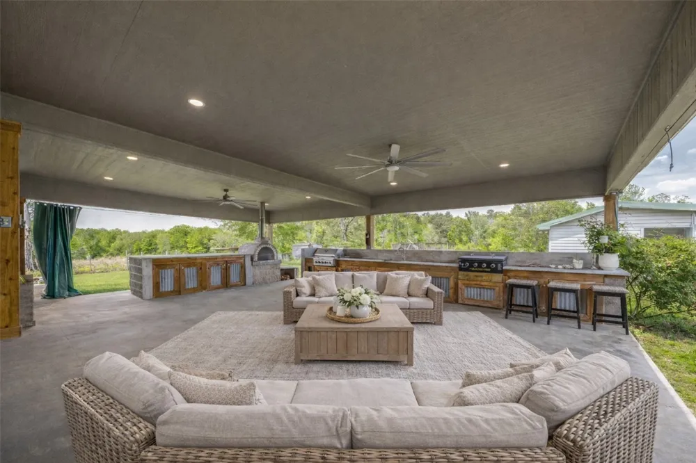 1050 County Road 2618 Marietta, TX 75566