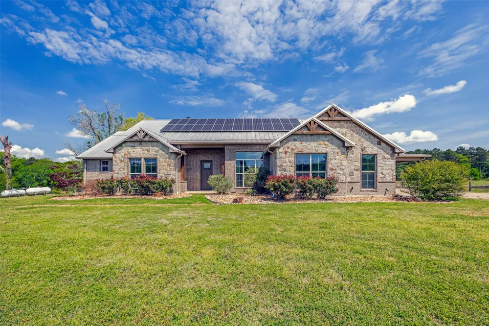 1050 County Road 2618 Marietta, TX 75566
