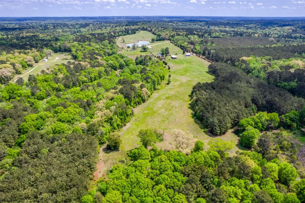 1050 County Road 2618 Marietta, TX 75566