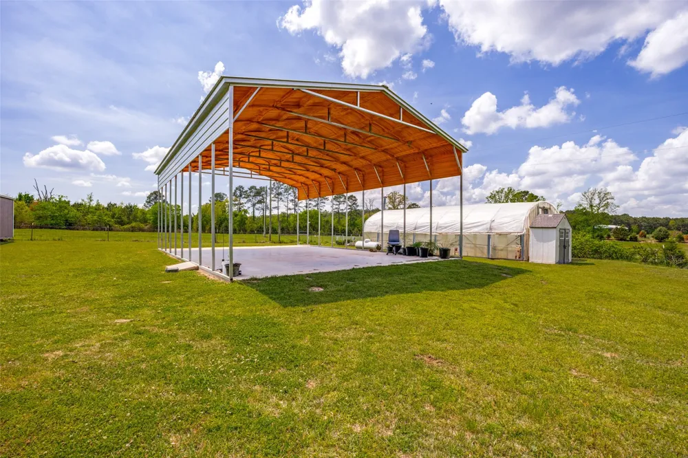 1050 County Road 2618 Marietta, TX 75566