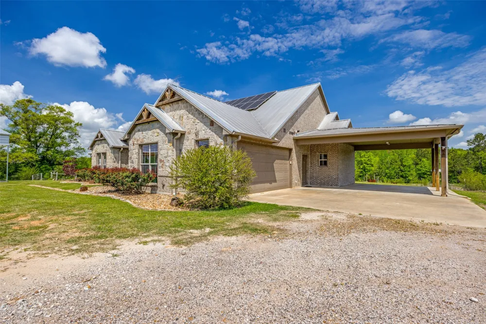 1050 County Road 2618 Marietta, TX 75566