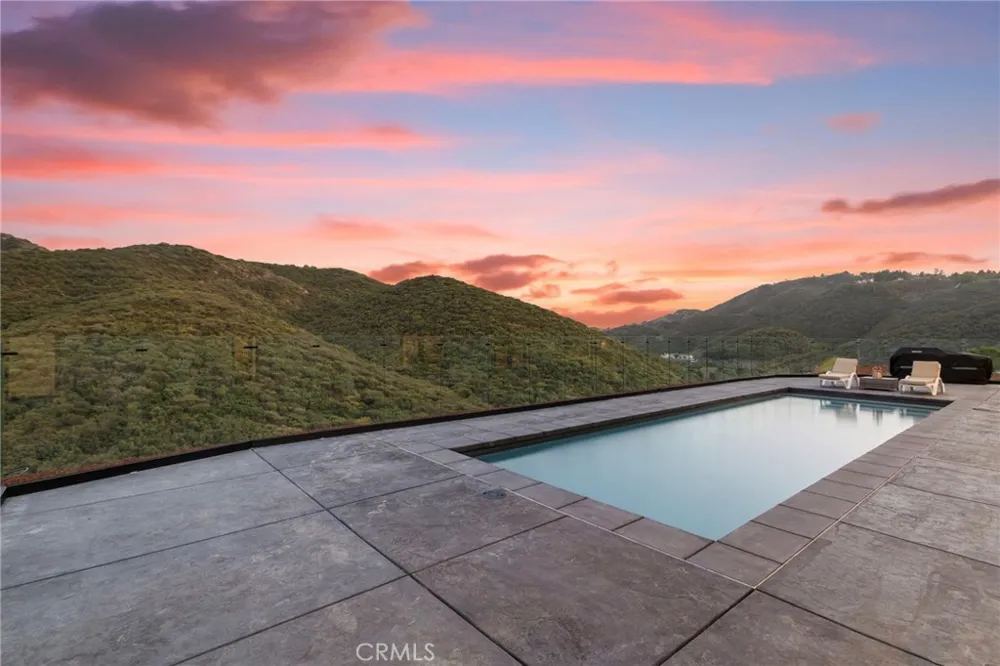 27937 Whisper Temecula, CA 92590