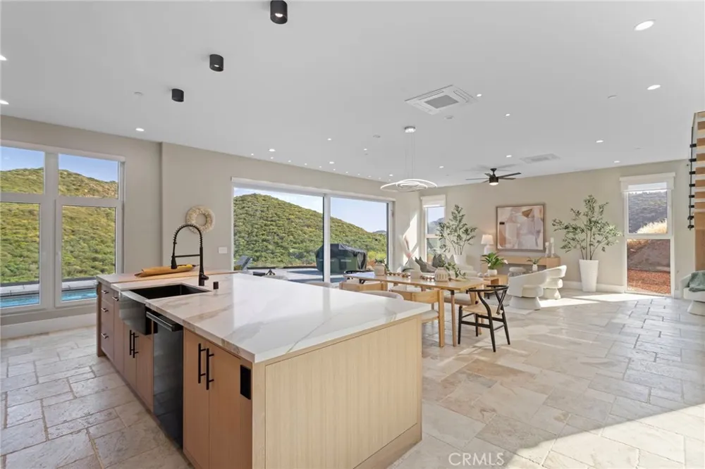 27937 Whisper Temecula, CA 92590