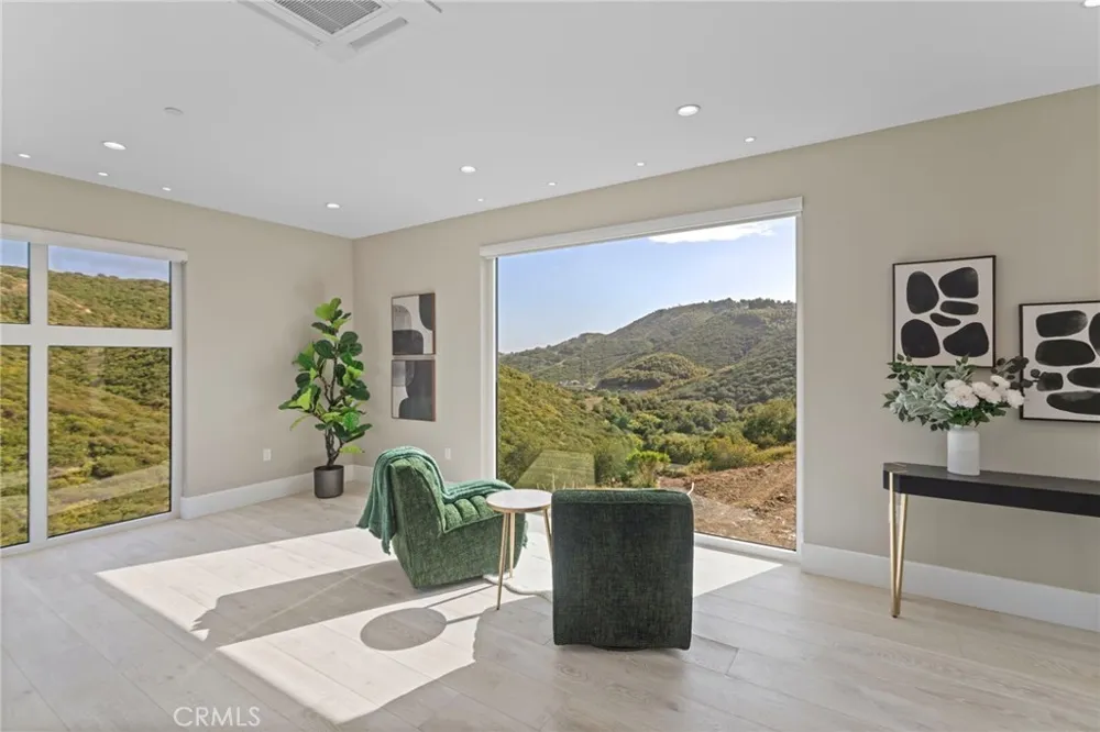 27937 Whisper Temecula, CA 92590