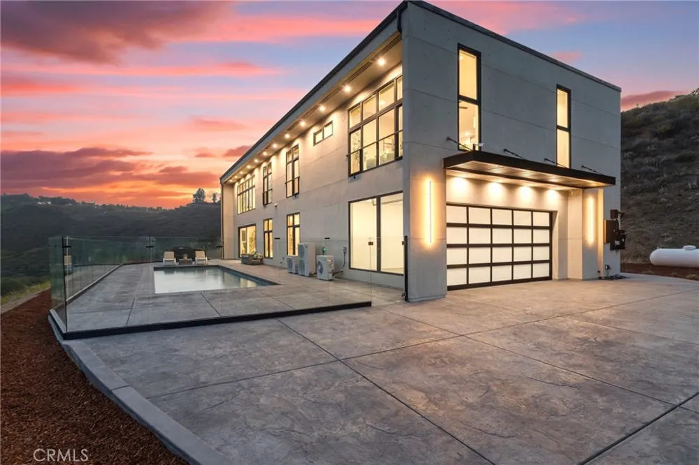 27937 Whisper Temecula, CA 92590