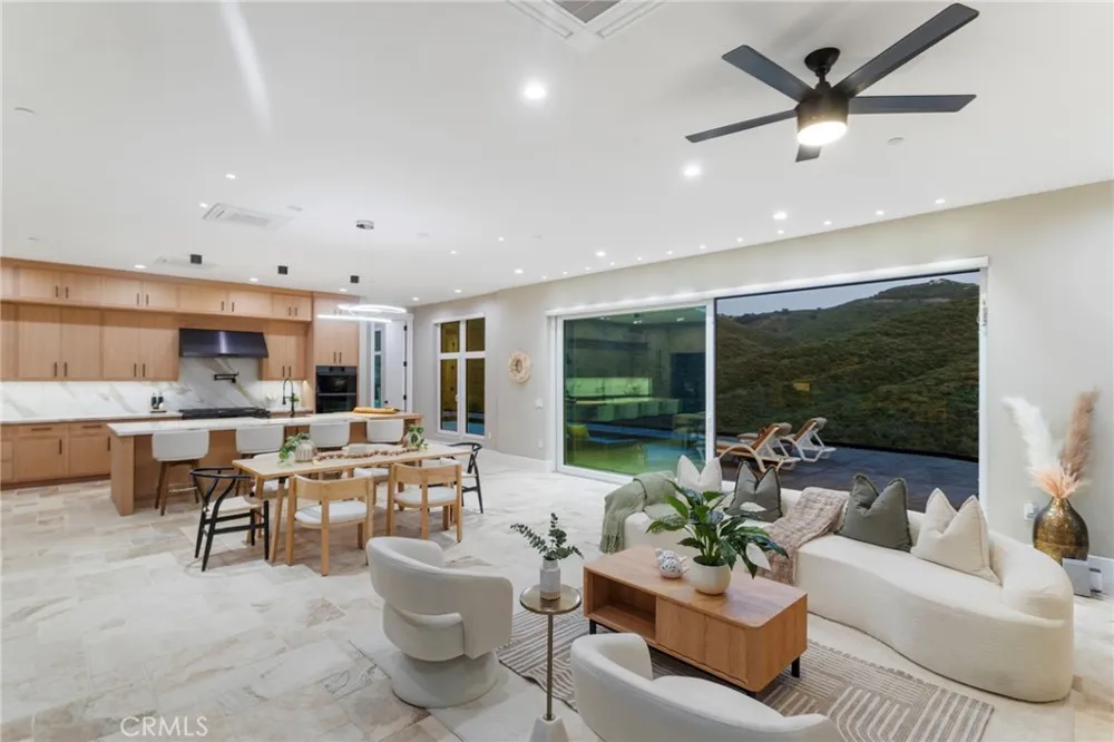 27937 Whisper Temecula, CA 92590