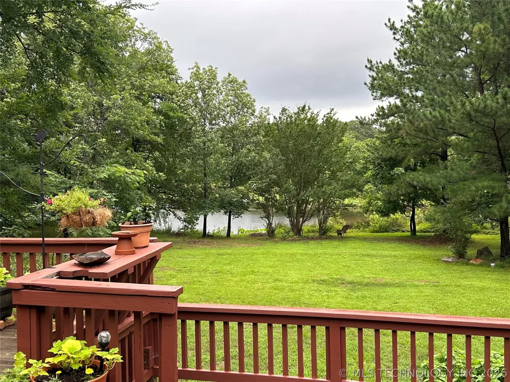 2897 Lakeside Circle Atoka, OK 74525