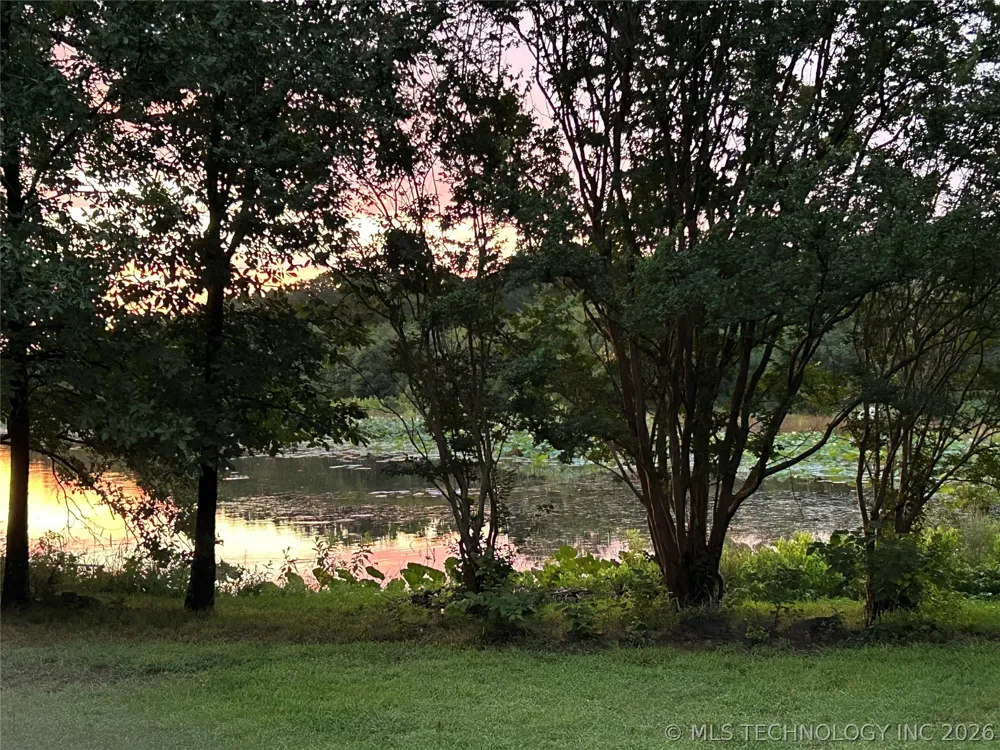 2897 Lakeside Circle Atoka, OK 74525