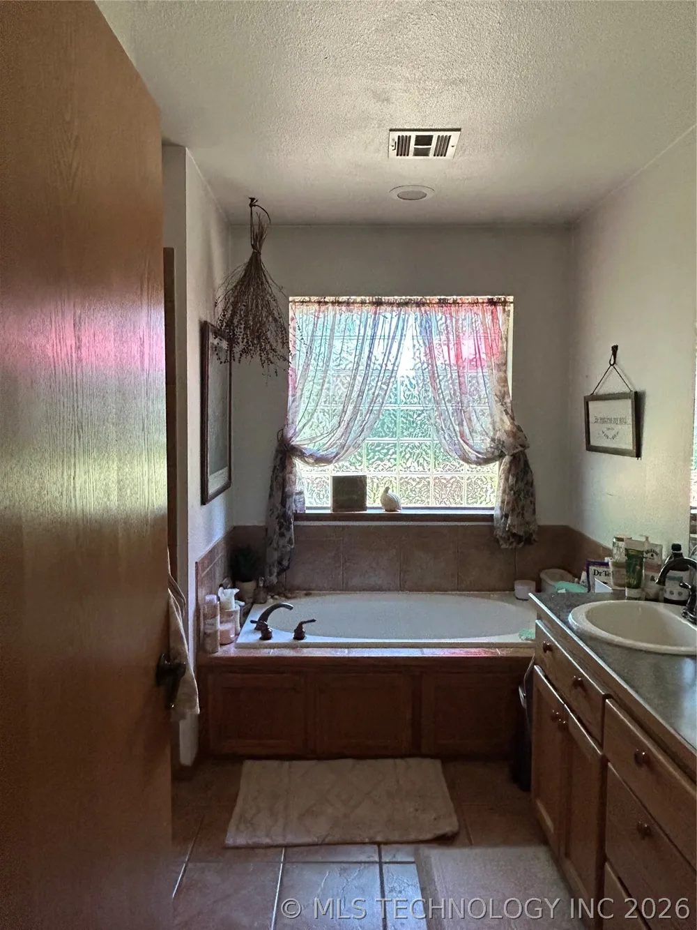 2897 Lakeside Circle Atoka, OK 74525