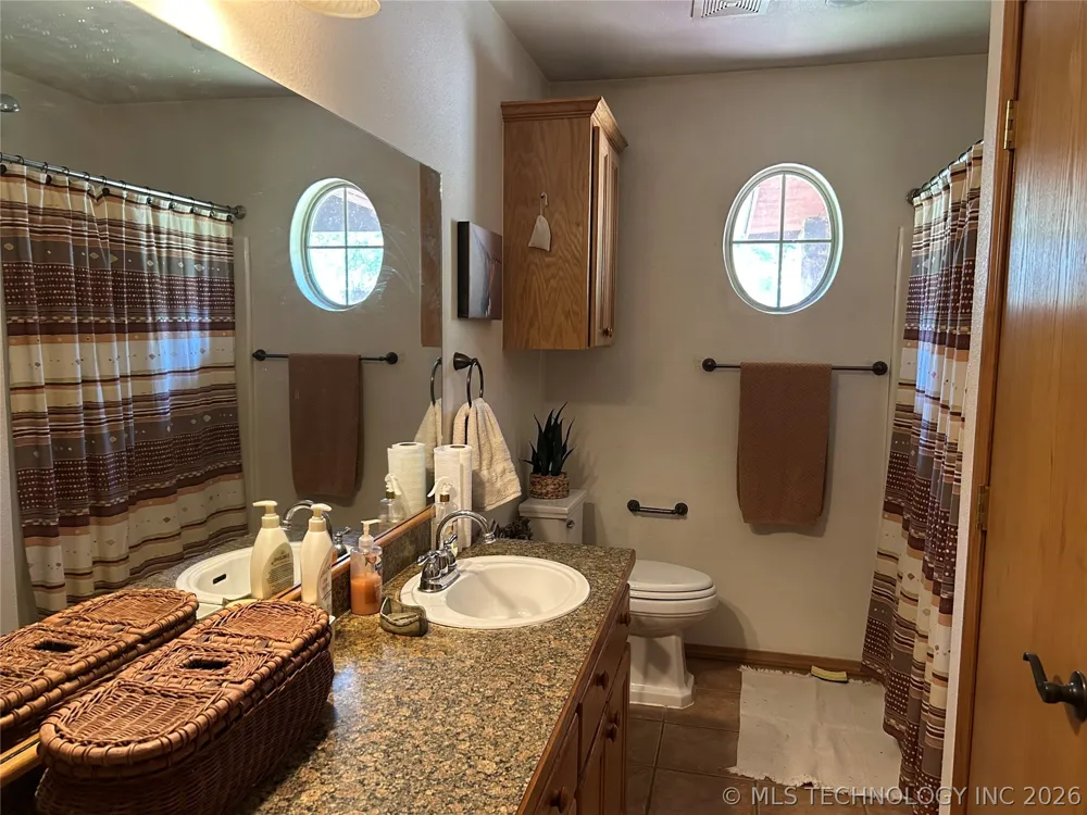 2897 Lakeside Circle Atoka, OK 74525